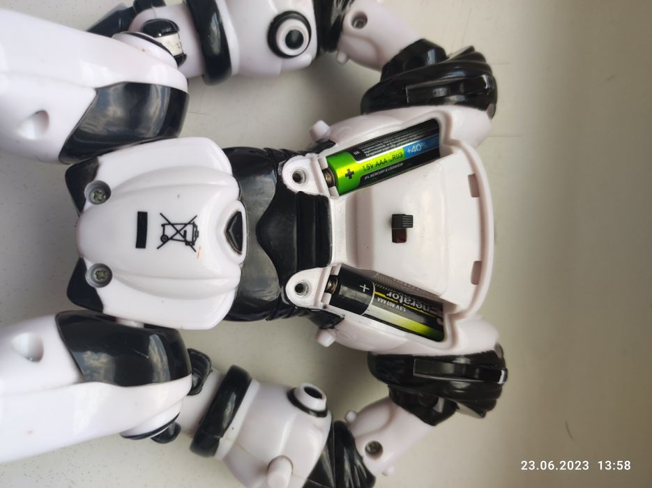 Робот Wow Wee Build на батарейках высота 17,5см