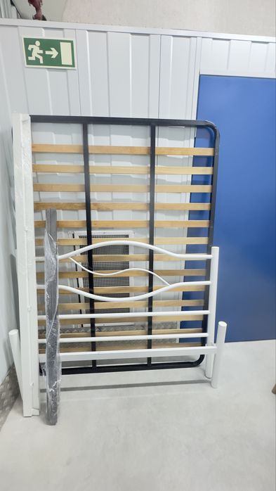 Cama de Casal com Estrado e Colchão Ortopédico