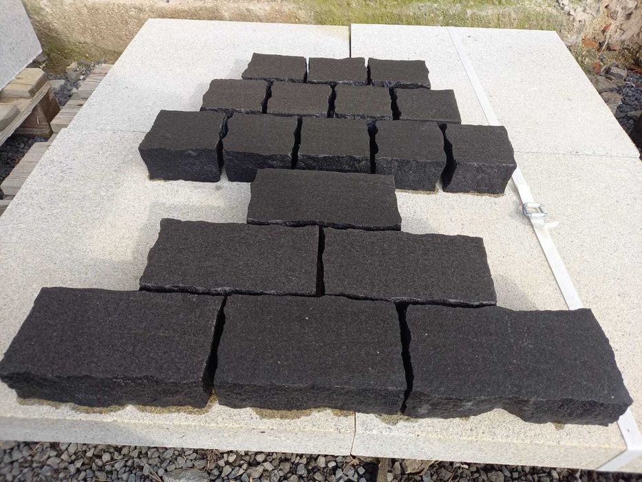 Kostka granitowa cięto - łupana Szwed 10/10/6-7 czarna