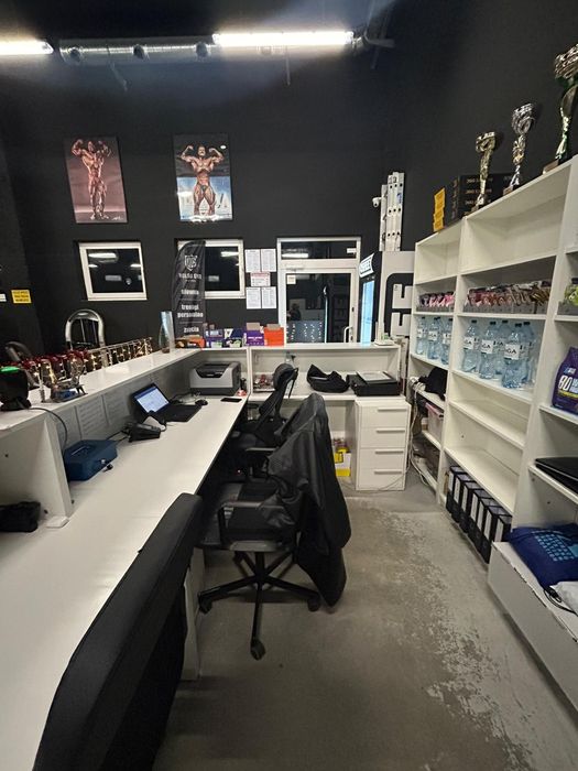 Lada recepcyjna 4x Regał Billy Recepcja