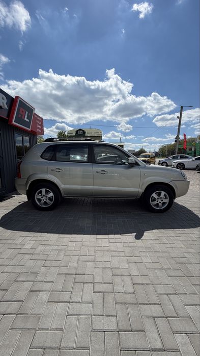 Hyundai Tucson Хюндай Тюксон 2007р 2,0 бенз 5МКПП 175т км НЕФАРБОВАНИЙ