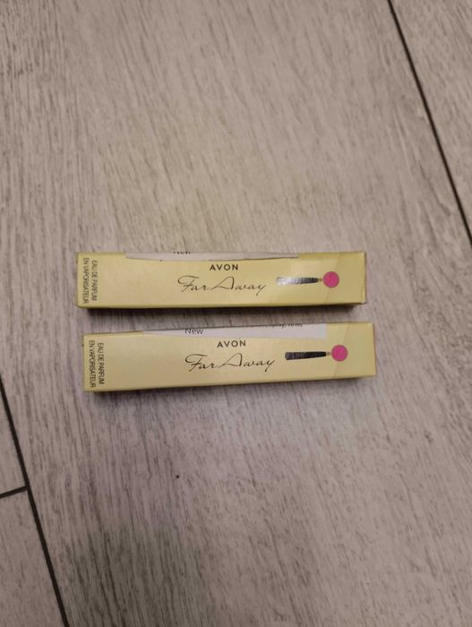 Avon perfumetka far away