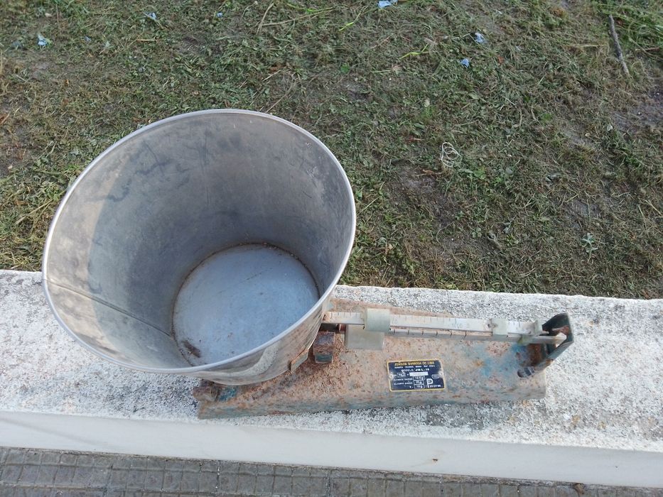 Balança antiga para restauro