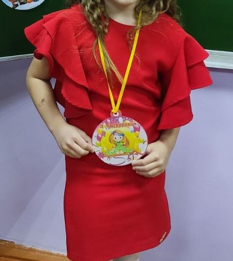 Нарядне плаття для дівчинки