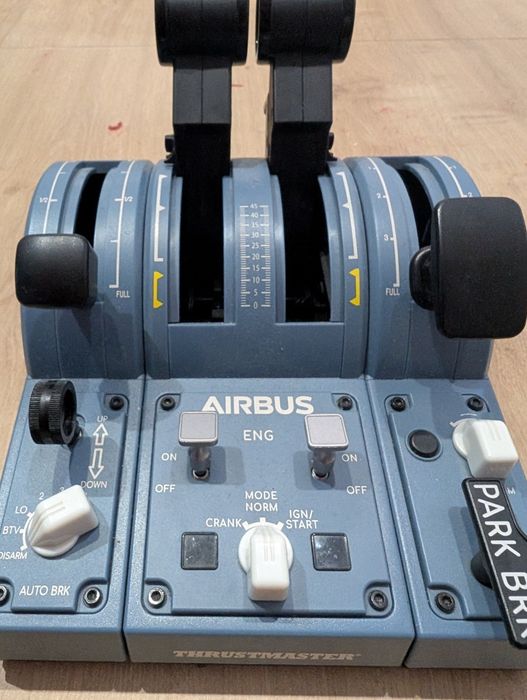 Pełny zestaw Thrustmaster TCA Captain Pack X Airbus Edition
