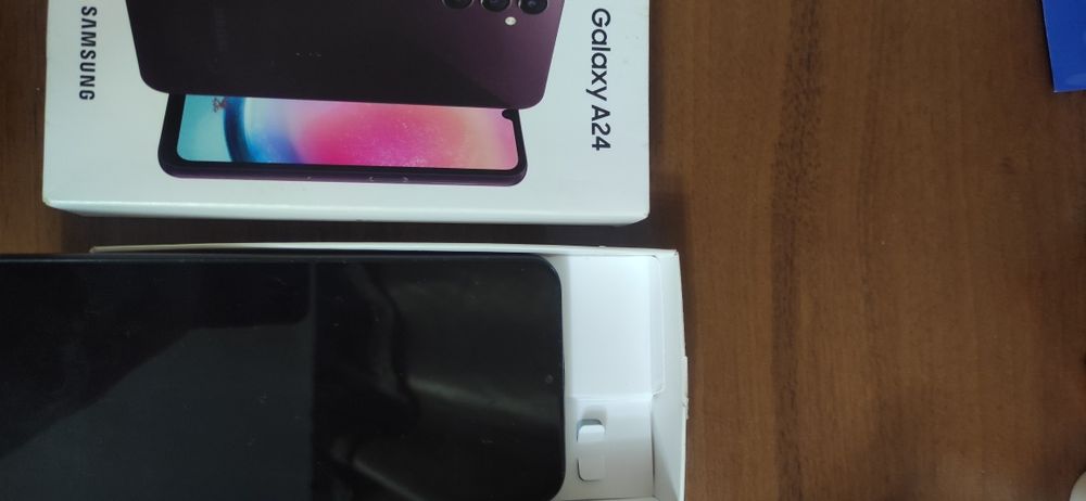 Samsung  a 24 не включаються