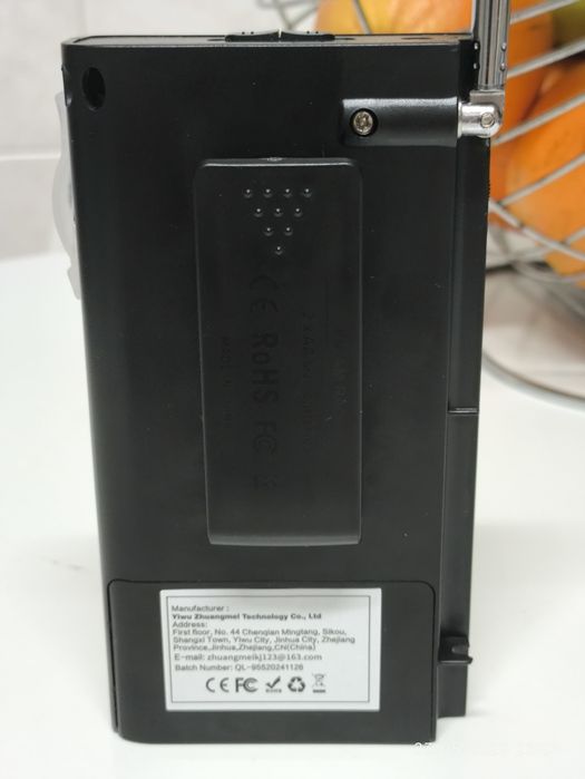 Rádio portátil de mão Novo