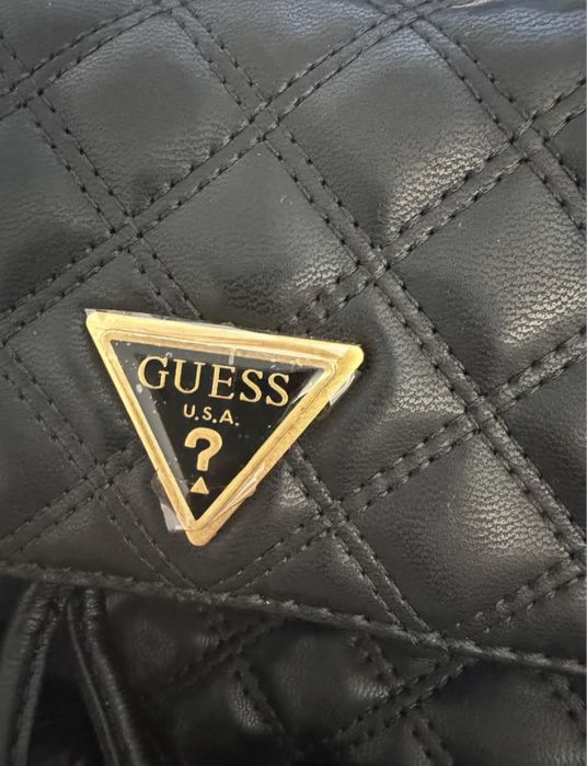 Mochila nova Guess