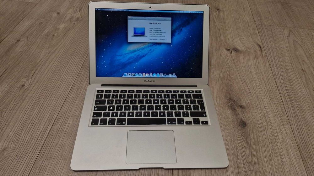 Apple MacBook Air 13" 2012 i7 8GB RAM 250gb + Apple Magic mouse