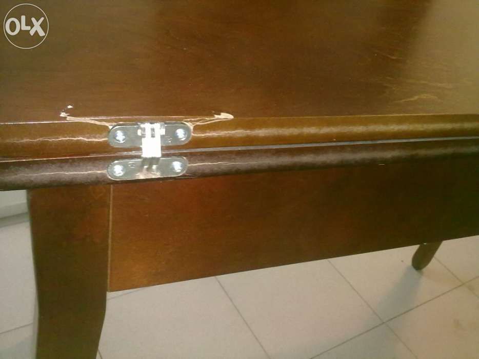 Mesa de mogno de duas faces