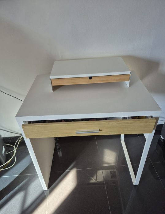 Secretária Micke IKEA