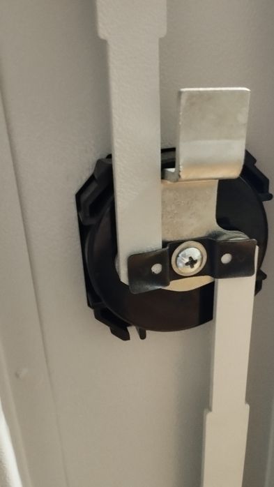 Шафа металева сейфова Паритет С-180