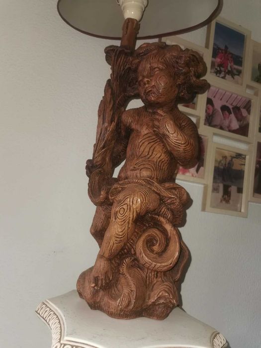 candeeiros menino estatua madeira