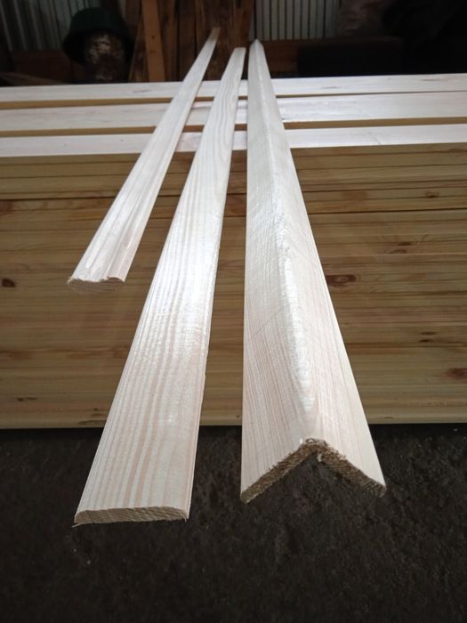 Дошка на підлогу,вагонка,плінтус,кутник,наличник,