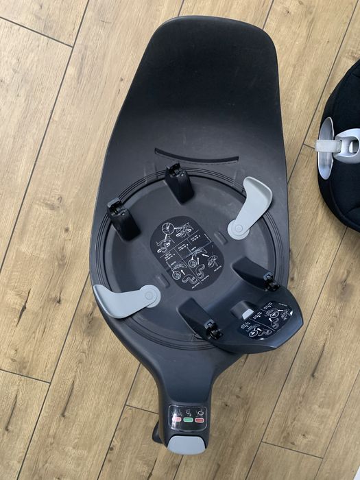 Fotelik Cybex Sirona T z bazą obrotową