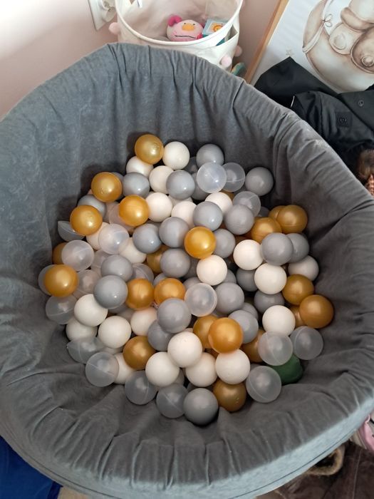 Basen z kulkami dla dziecka