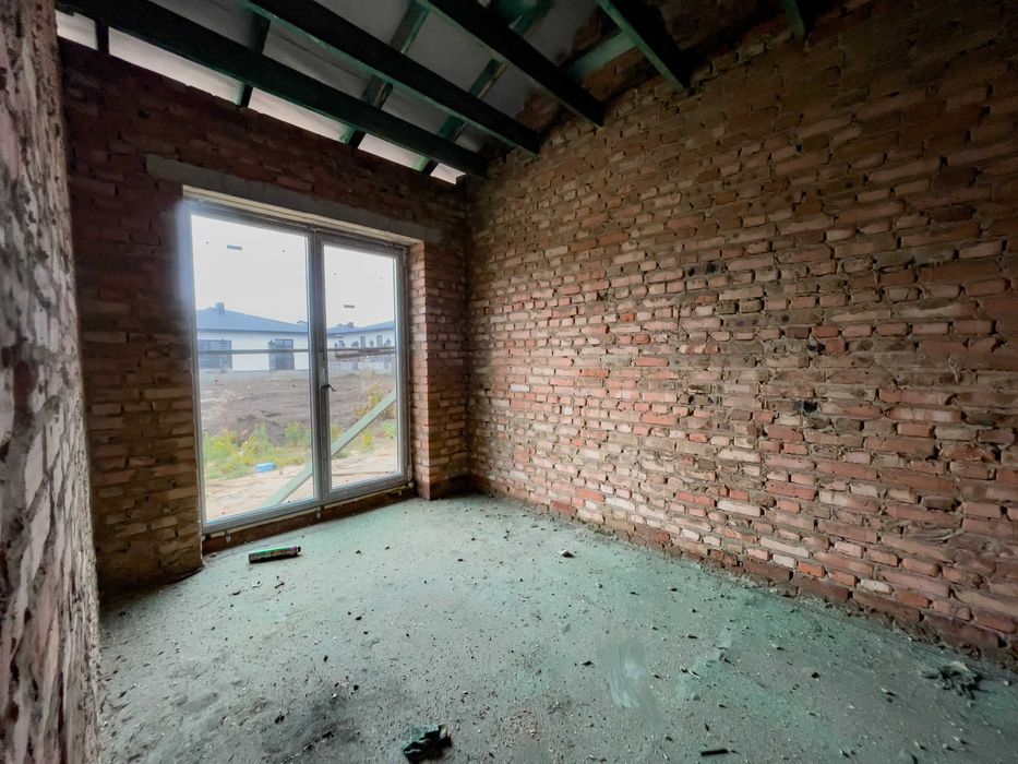 Котедж в районі Льонокомбінату. Дві спальні та кухня-вітальня