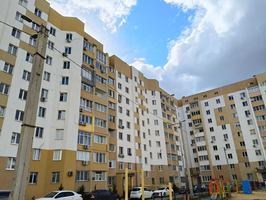 Аналогов на комплексе нет! Дом Обжит! ЖК Радужный, Продам 3 ком квартиру пл 80м2, этаж 3/9ти! A