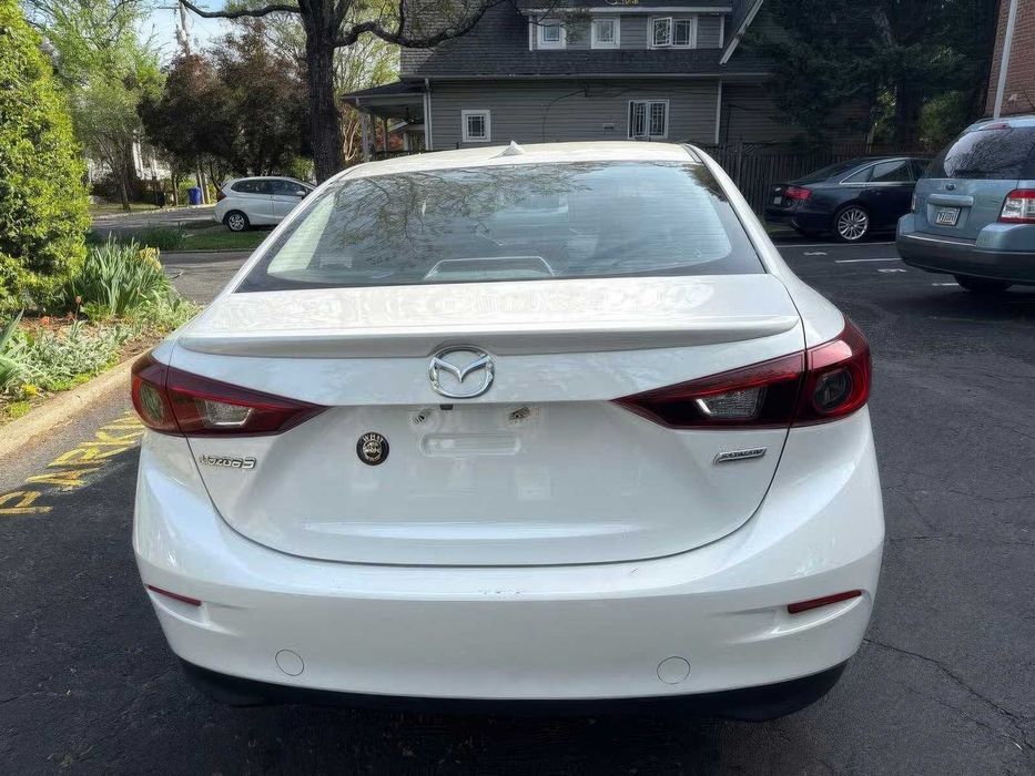 Mazda 3 Touring      2017