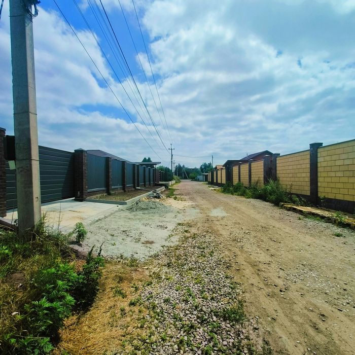 Продам участок в начале Обуховки