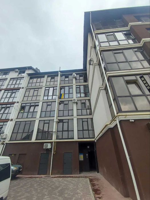 Продаж 3 кімнатну квартиру в клубному будинку