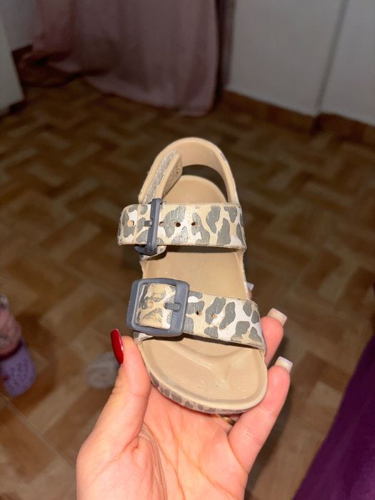 Sandália tigresa primark