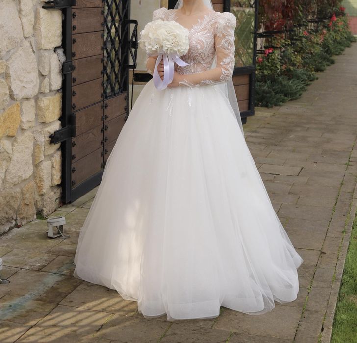 Весільна сукня