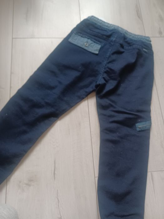 Nowe spodnie jeansowe reserved