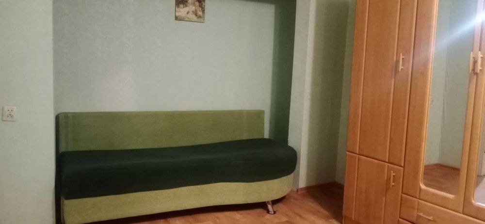 ЖД вокзал  7-ма лікарня зі світлом . Дуже тепла ,чиста квартира.