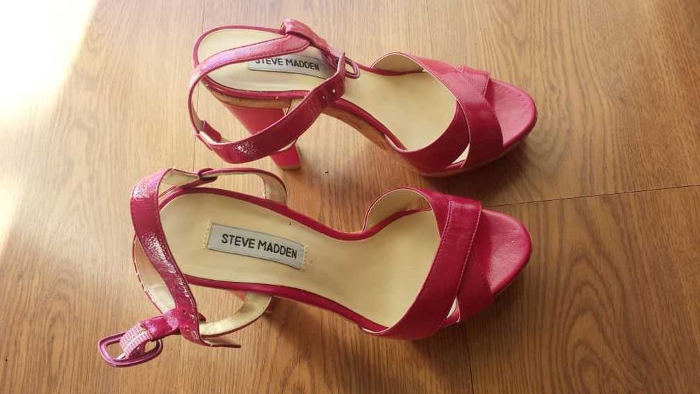 Sandálias Steve Madden