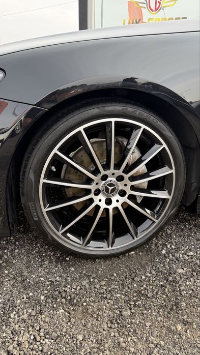 Mercedes-Benz E 220 Coupé AMG - Pack Night — photo 4
