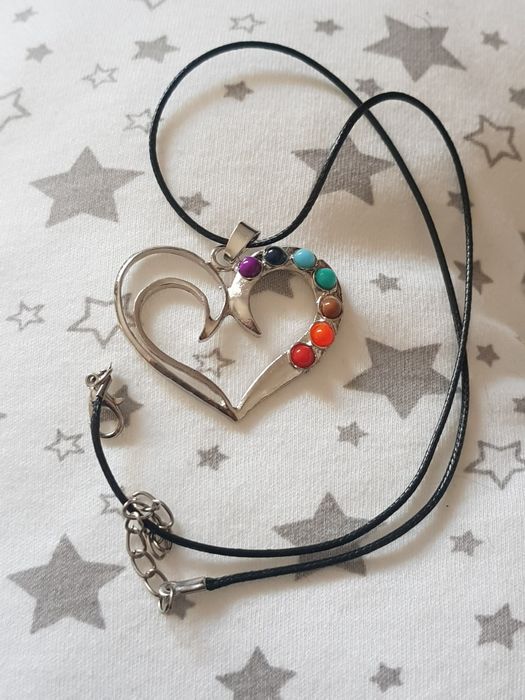 Colar 7 chakras formato coração