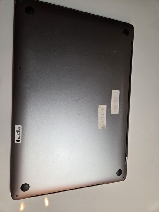 MacBook Pro 15" |i9-9980HK, 8-rdz 5 GHz| 32 GB|512 GB |Radeon PRO