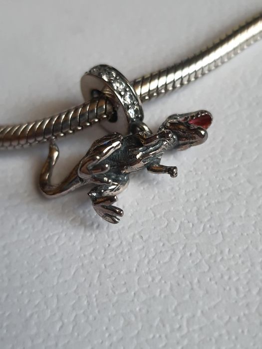Srebrny charms dinozaur T-rex