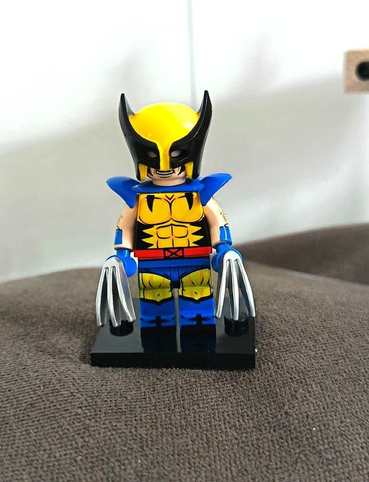 Miniaturas de Super-Heróis (9 peças)