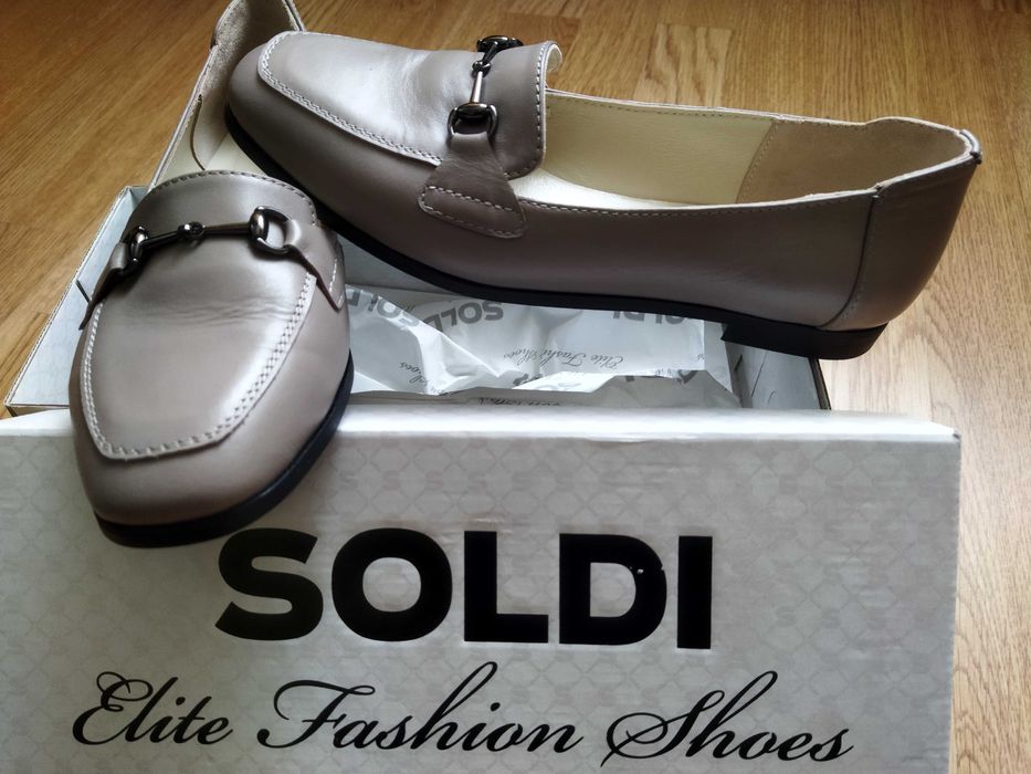 Туфлі, мокасини, лофери жіночі