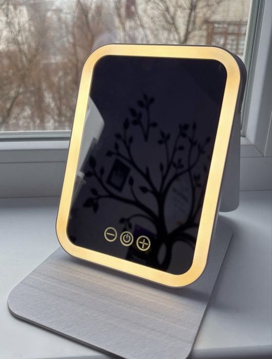 Дзеркало для макіяжу