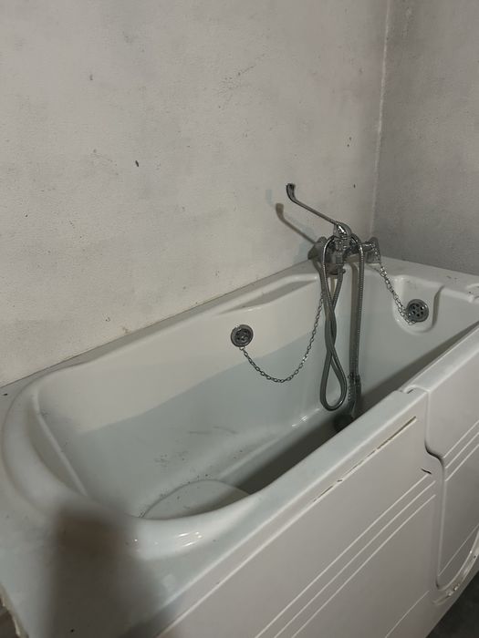 Vendo banheira adapetada mobilidade reduzida