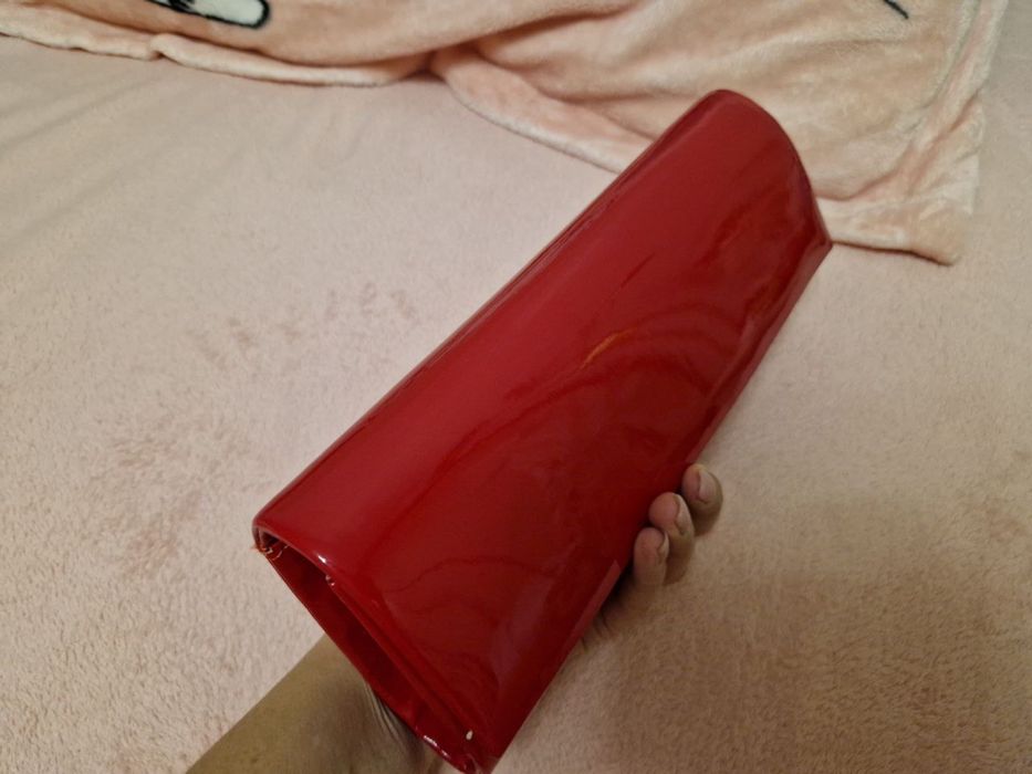 Червоний клатч лаковий новий ( 26см#11см)