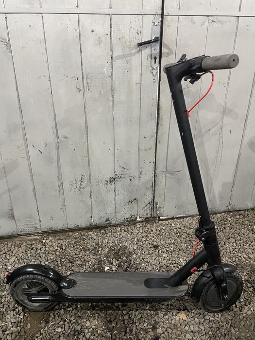 Продам електро самокат Xiomi