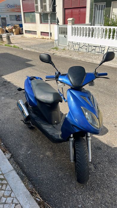 Keeway focos bem cuidada
