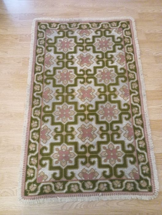 Novo preço nao perca a oportunidafe Vendo tapete arraiolos como novo