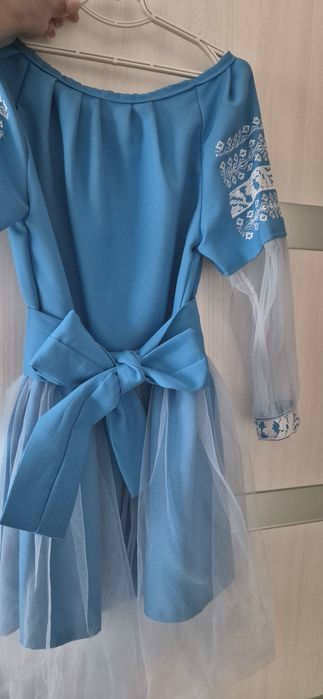 Продам сукню для дівчинки