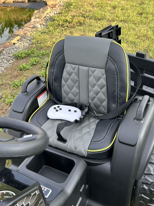 Duży Traktor na akumulator z Przyczepką Pilot 2x45Watt czarny