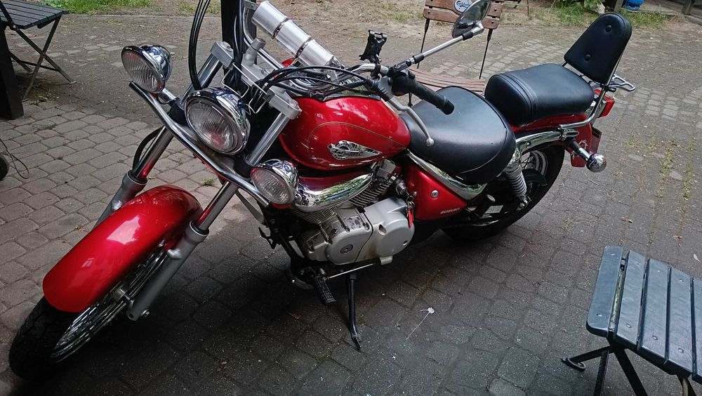 Suzuki Intruder 125  oparcie lightbary
