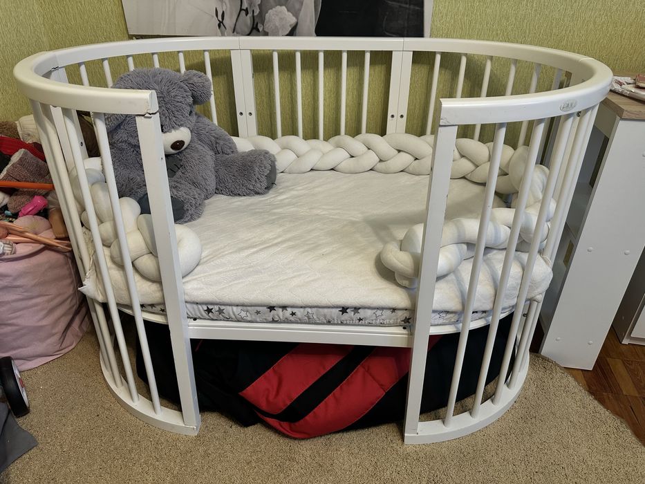 Кроватка дитяча з маятником та матрасом