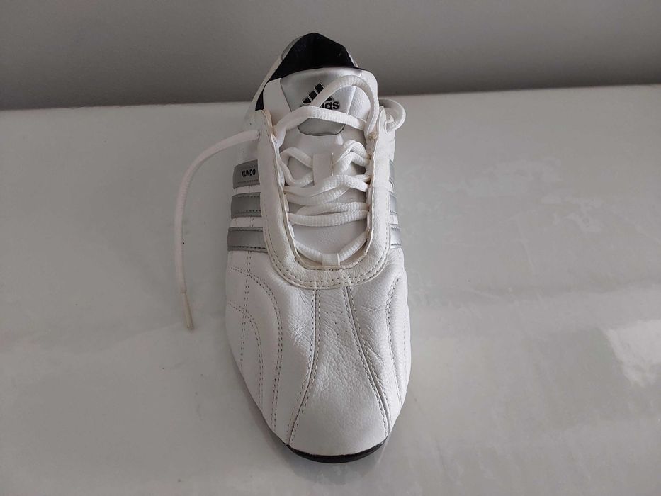 Tenis treino Adidas Brancos Mulher