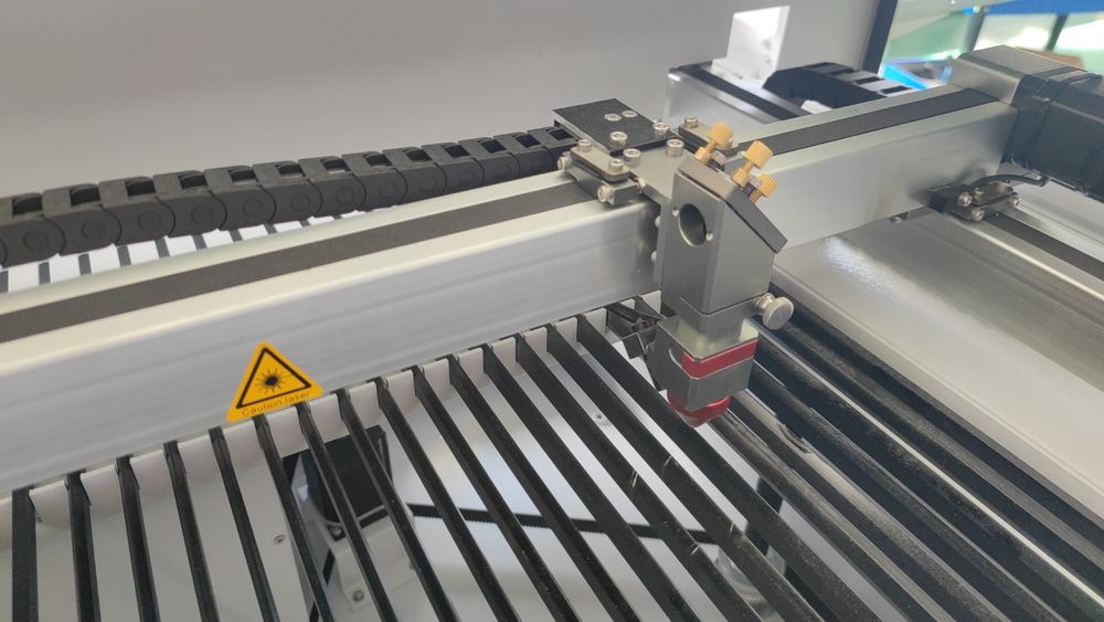 Máquina Laser CO2 80w 600 x 400mm com Chiller