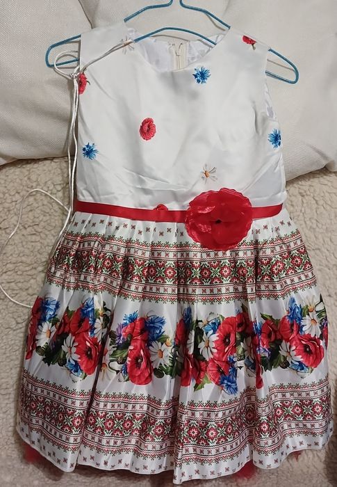 Сукня для дівчинки 3=4 рочки.нова.об 30 довж 60