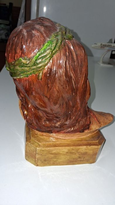 Busto  Jesus  Cristo em gesso com 28 cm de altura muito bonito